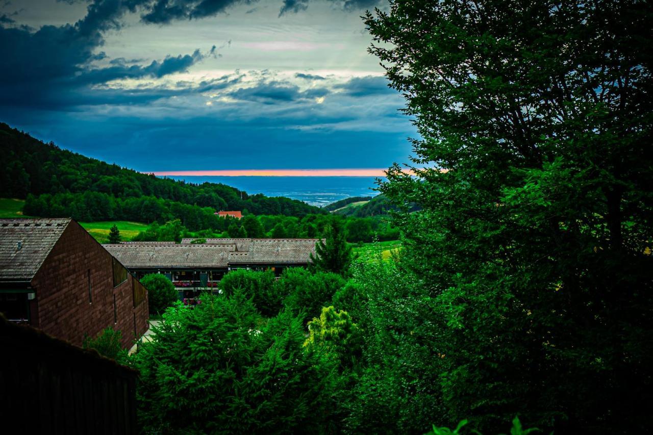 Natur Tanken Im Schwarzwald Sasbachwalden Exterior foto
